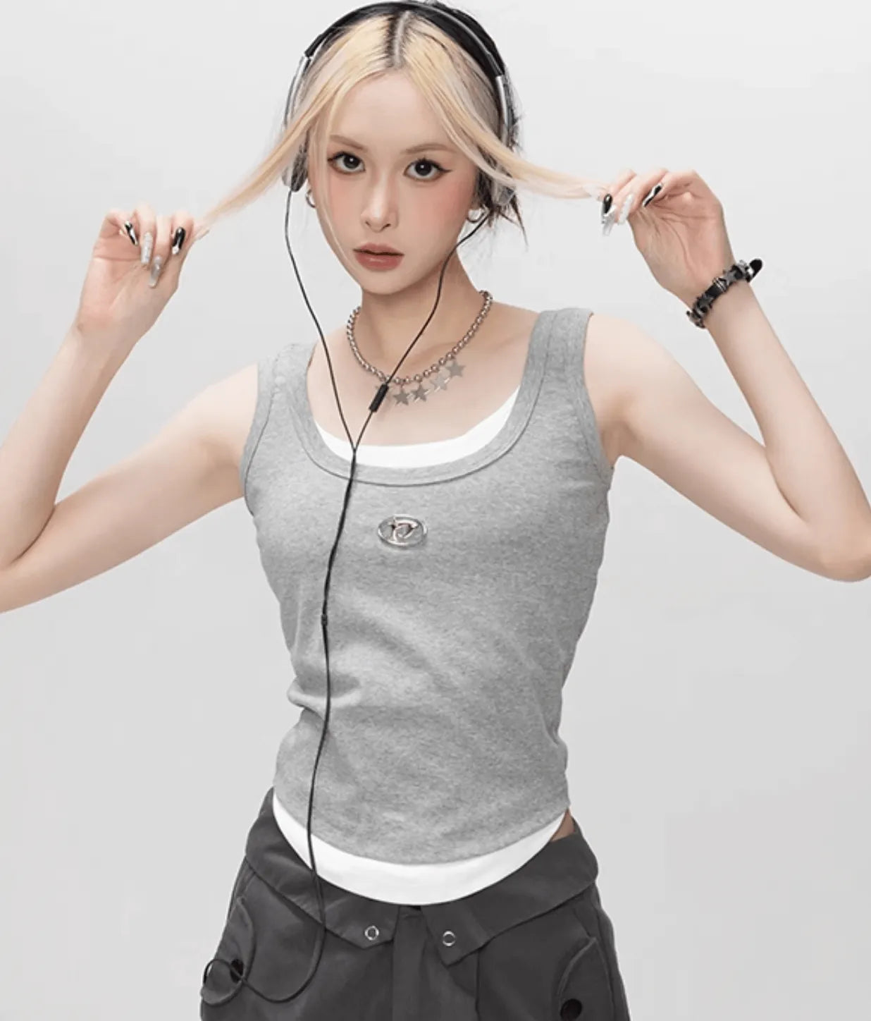 ブラックタンクトップロゴレイヤード風トップス　PIX-TS-1697
