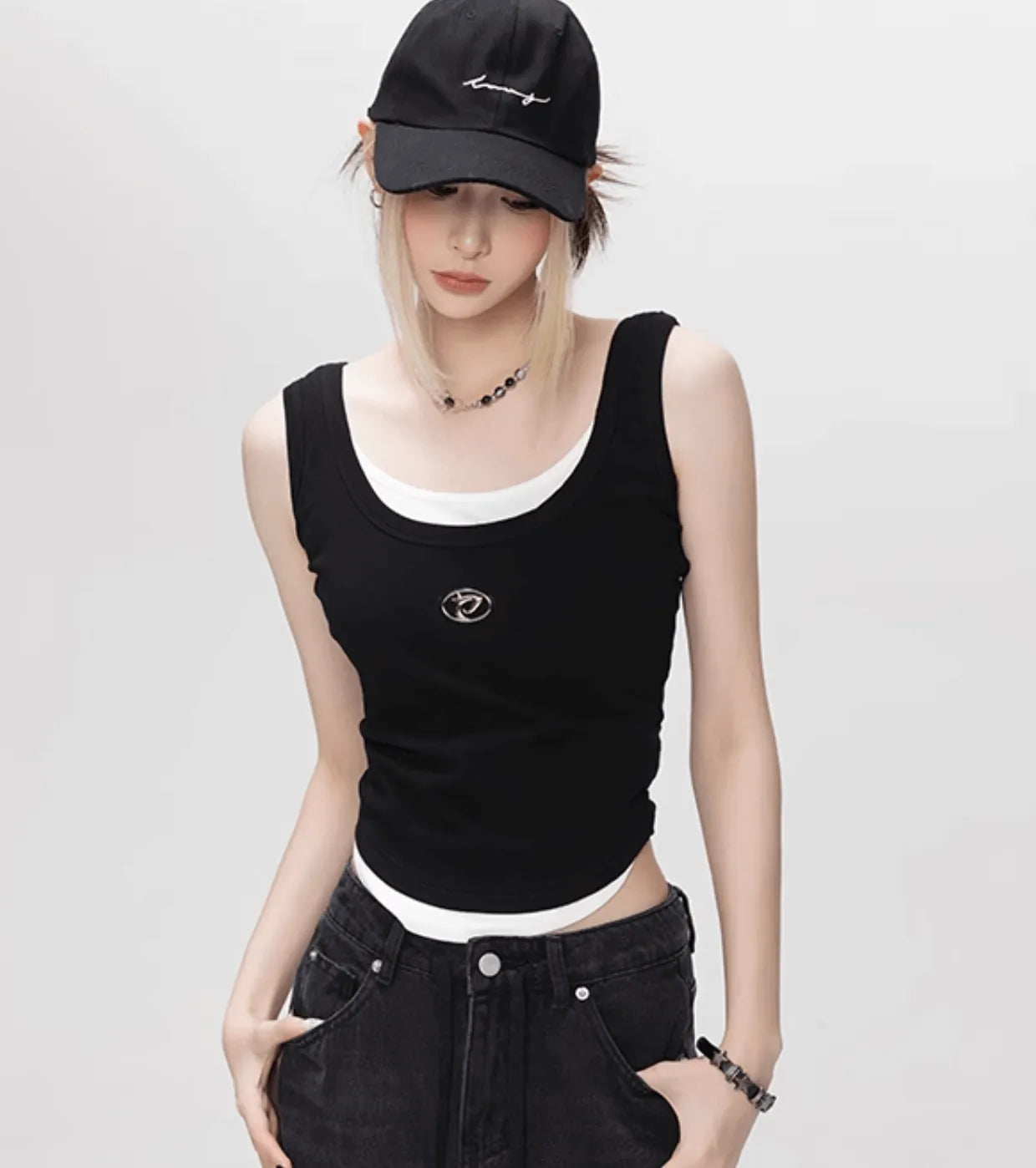 ブラックタンクトップロゴレイヤード風トップス　PIX-TS-1697